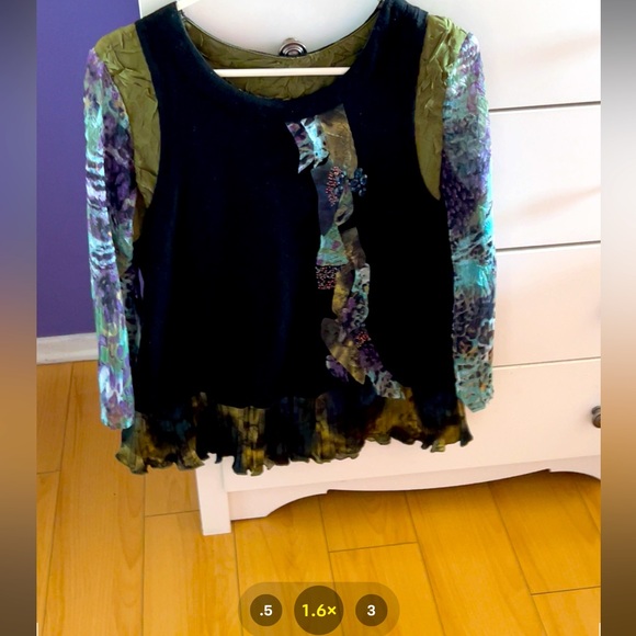 Elegant Evening Look Embelished Top - Picture 2 of 5